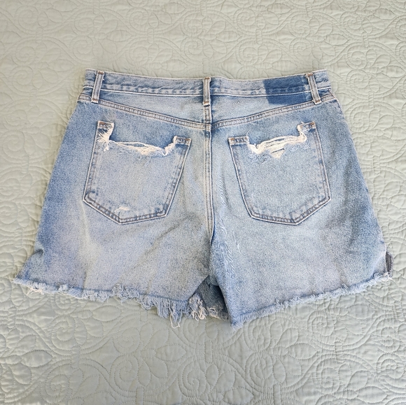 Abercrombie & Fitch 4" Shorts - Picture 2 of 3